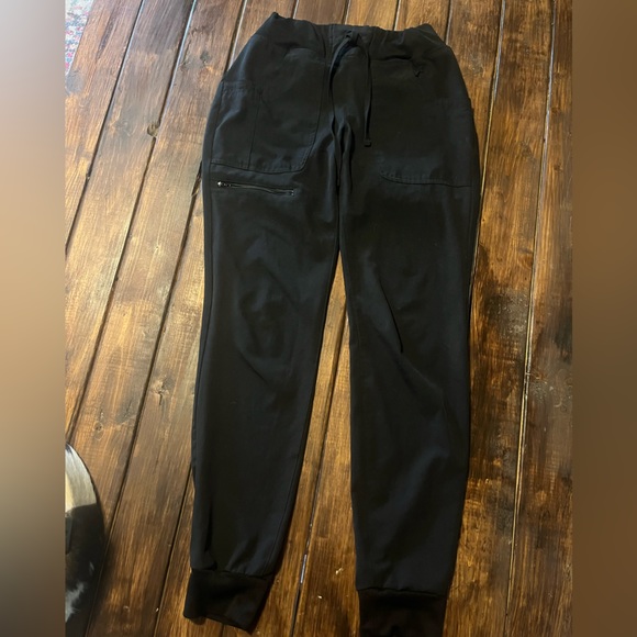 healing hands scrub pants, healing hands scrub top, 1 pair of jogger scrubs. - Picture 6 of 7